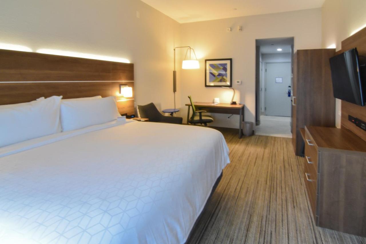  | Holiday Inn Express & Suites Indianapolis Northwest