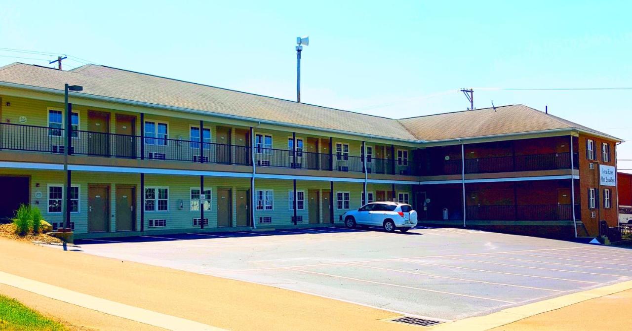 | Lodging on the Square