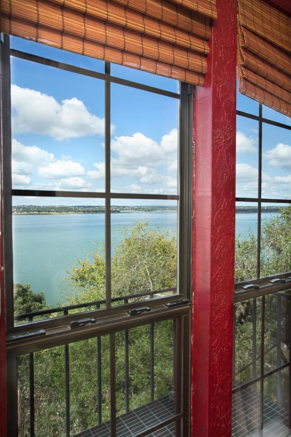 | Lakehouse Bed and Breakfast