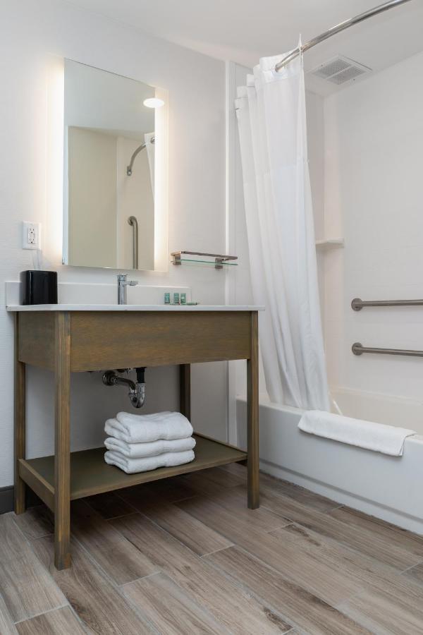| Best Western West Lebanon-Hanover