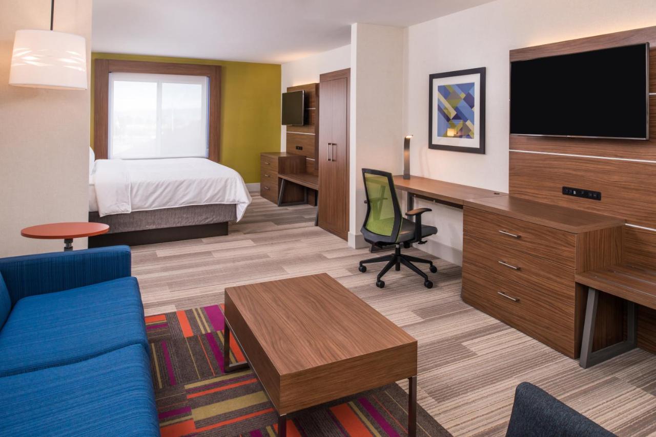 King Suite at Holiday Inn Express Sierra Vista by IHG