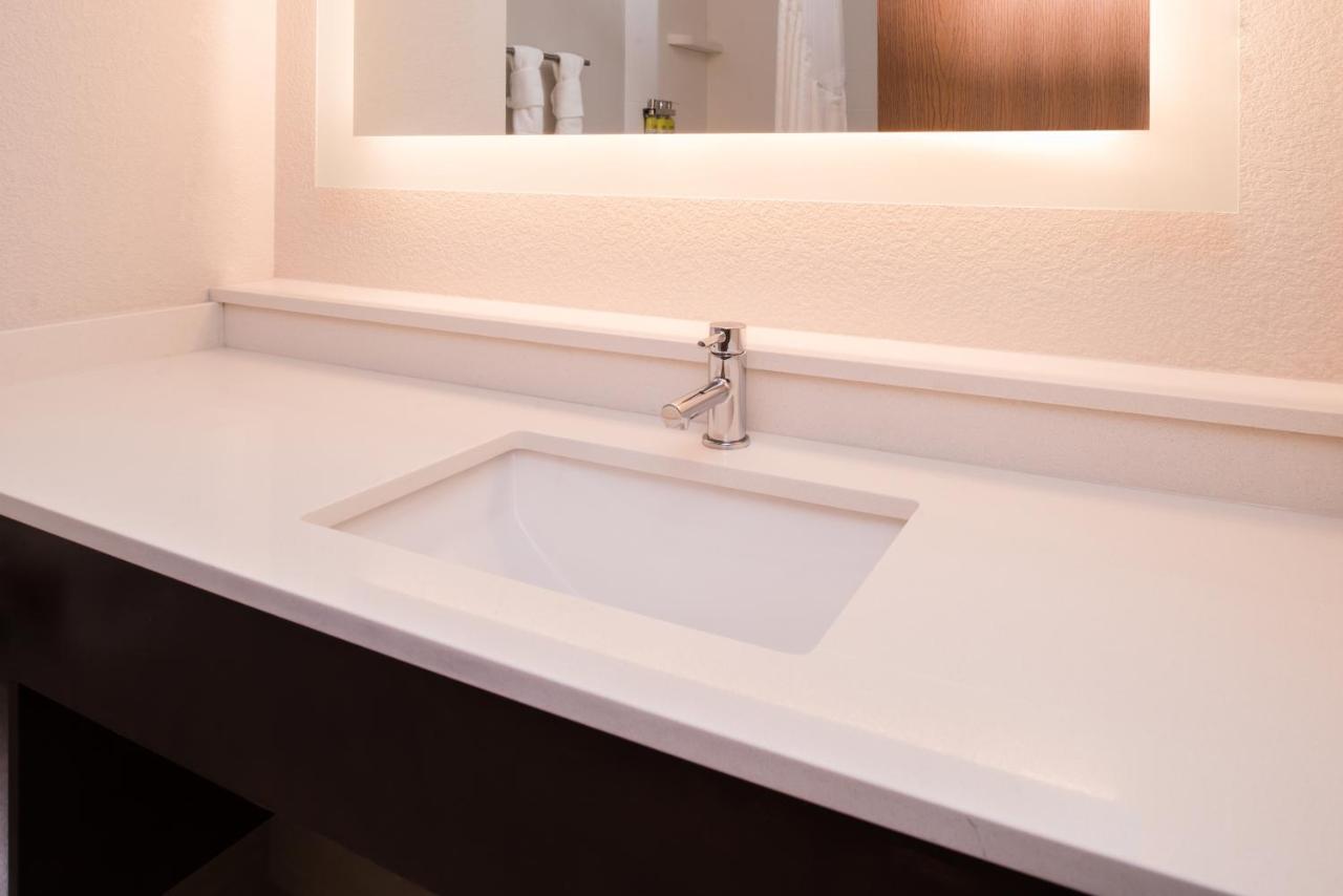 | Holiday Inn Express Sierra Vista, an IHG Hotel