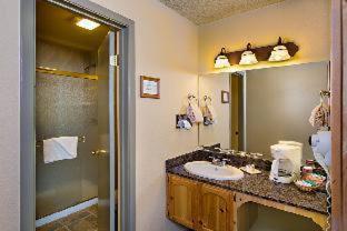 Room #32106209 at Tahoe Lakeshore Lodge & Spa