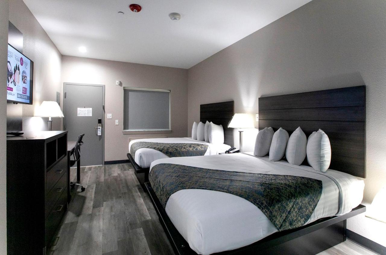 Standard Queen Room at Express Inn