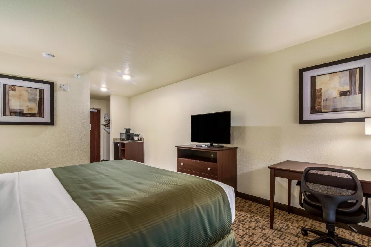 | Cobblestone Hotel & Suites - Victor