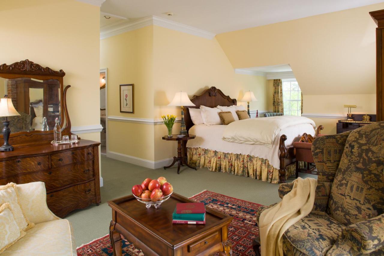 | Inn at Warner Hall