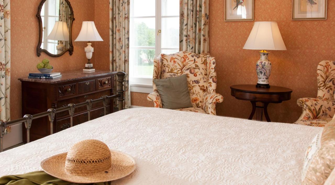 | Inn at Warner Hall