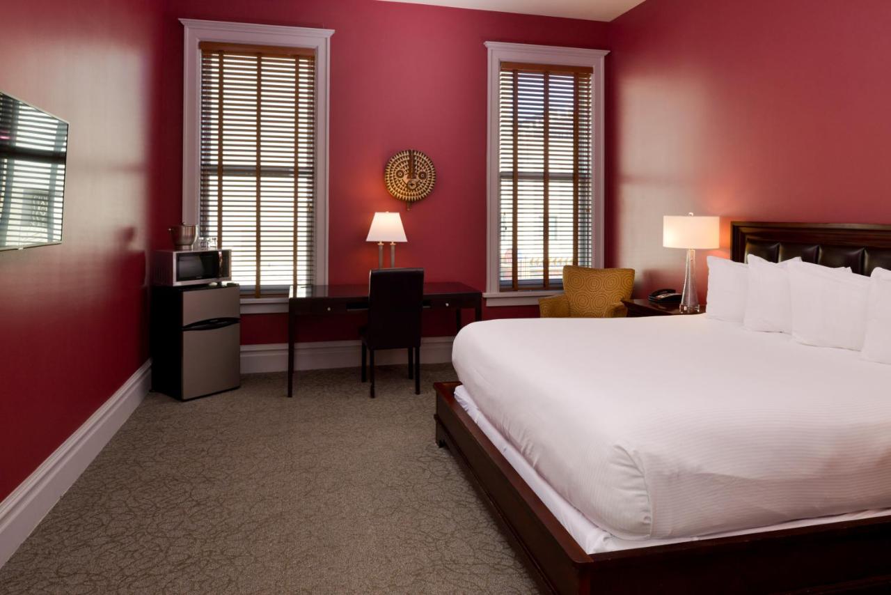 | Montvale Hotel