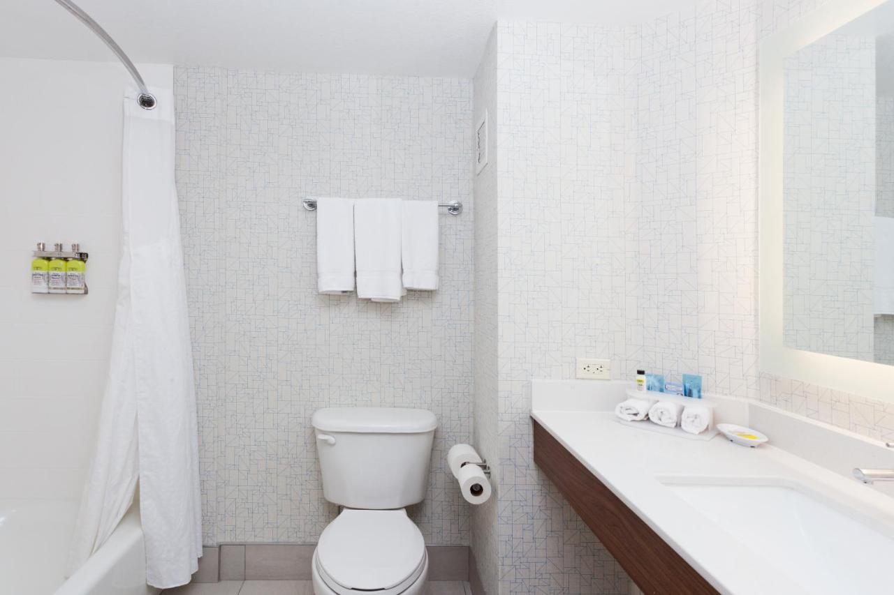 | Holiday Inn Express Hotel & Suites Montgomery Boyd-Cooper Parkway, an IHG Hotel