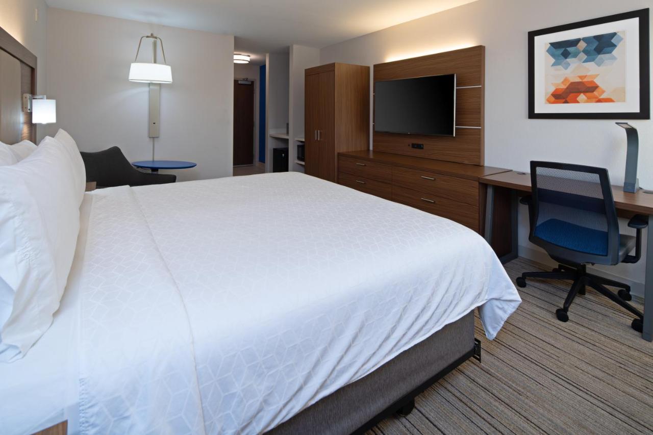 King Room - Non-Smoking at Holiday Inn Express Hotel & Suites SeaTac by IHG