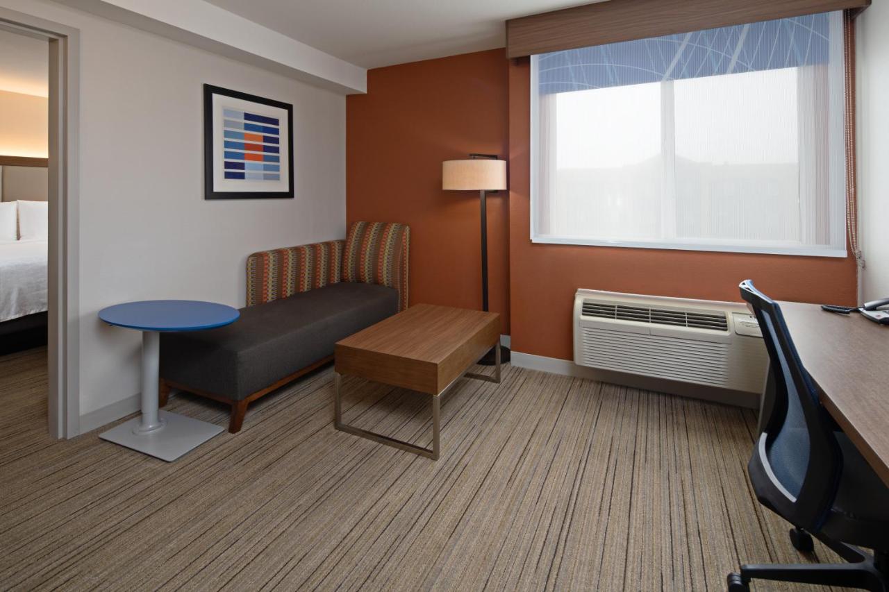 King Suite - Non-Smoking at Holiday Inn Express Hotel & Suites SeaTac by IHG