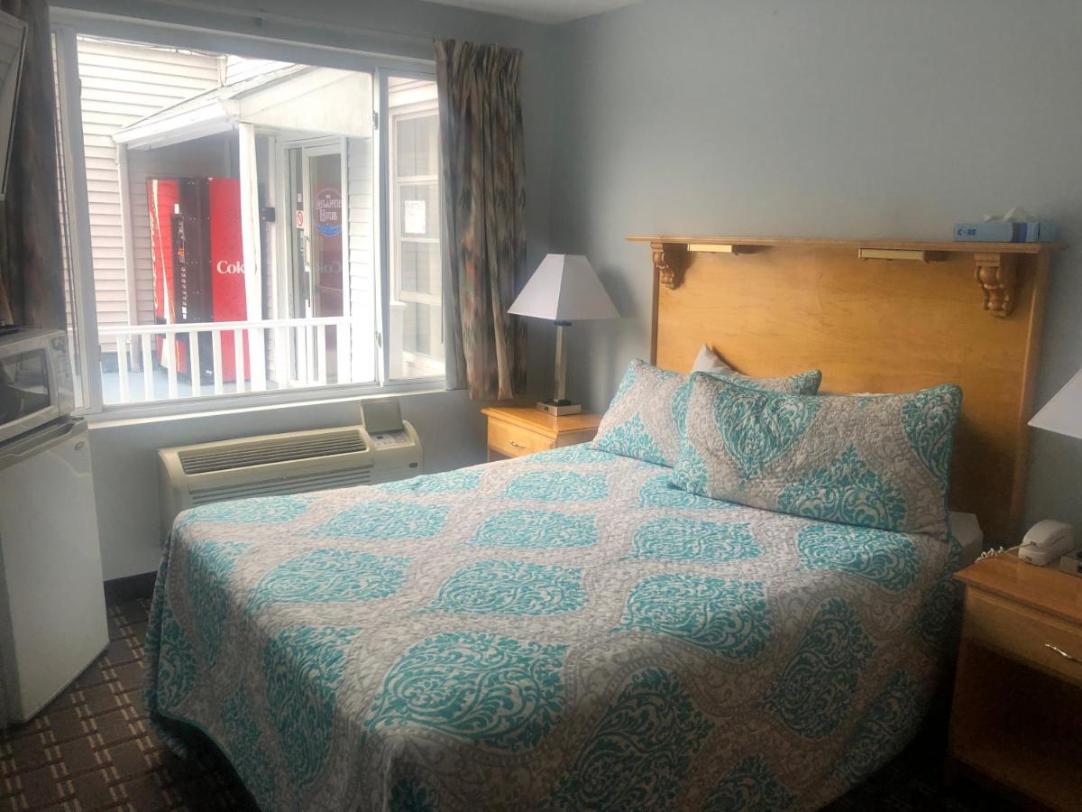 Standard Room with Queen Bed at Atlantic House