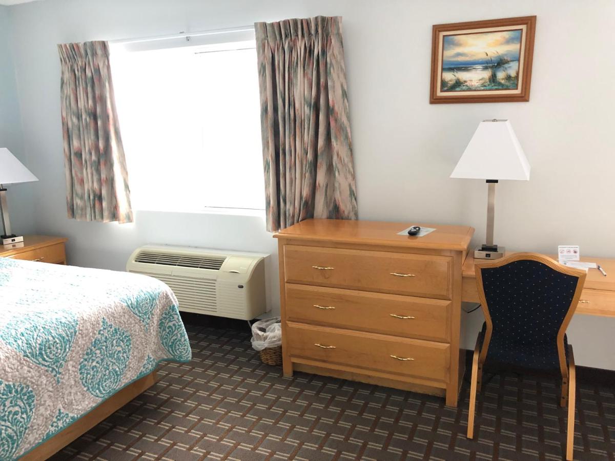 Partial Ocean View 1 King Bed at Atlantic House