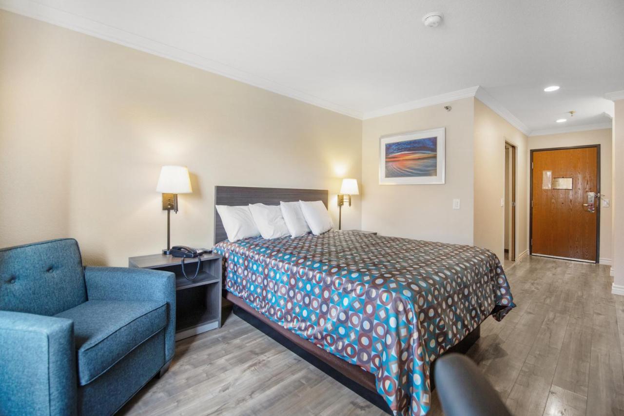 | SureStay Hotel by Best Western Fontana