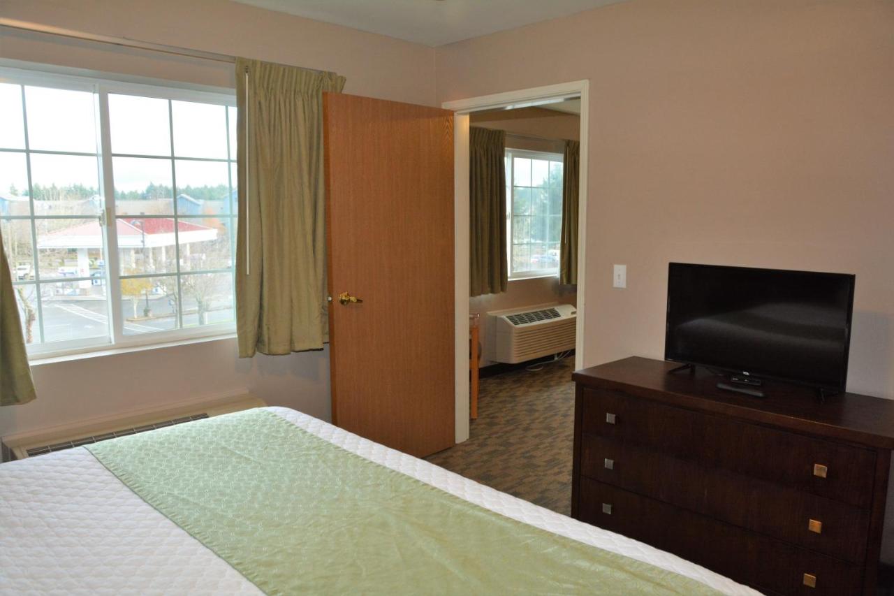 | FairBridge Inn & Suites DuPont