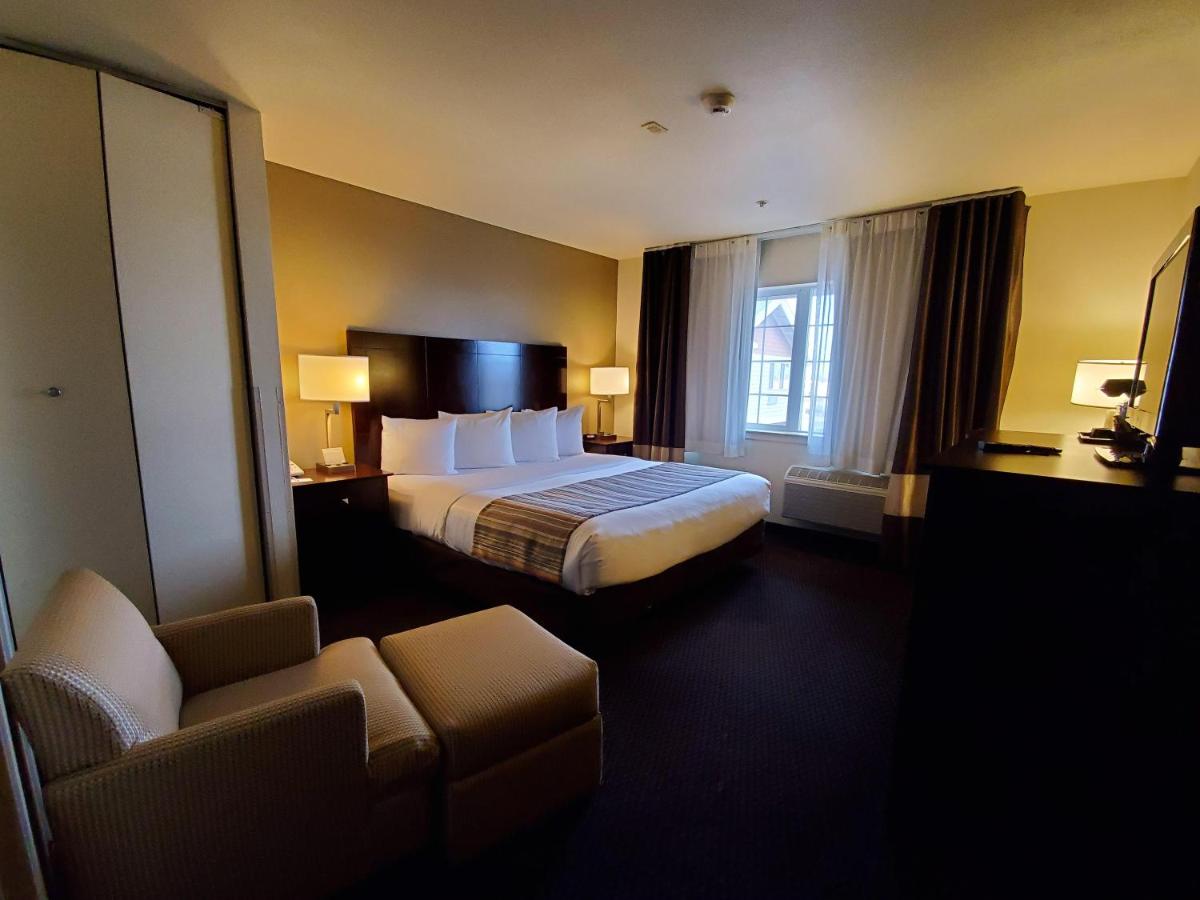 King Room - Non-Smoking at Country Inn & Suites by Radisson, Bend, OR