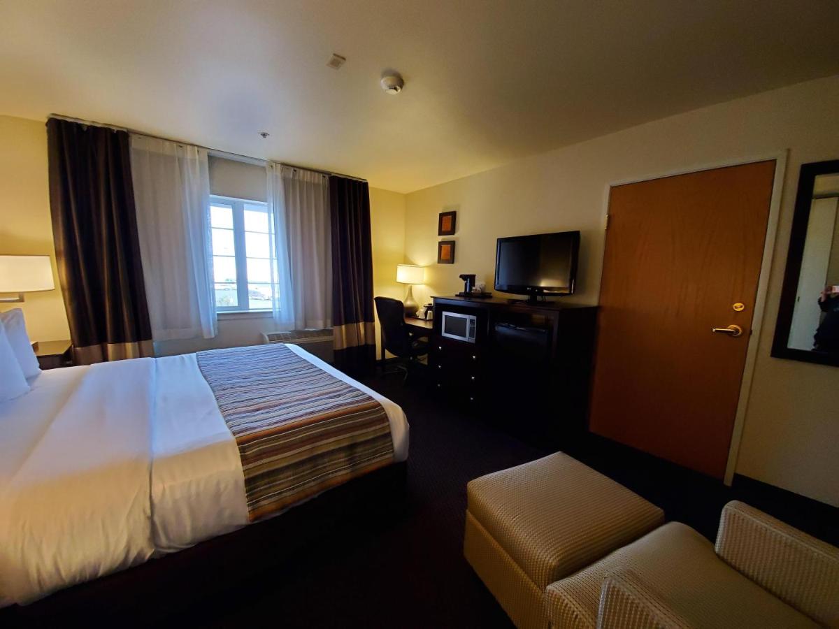 King Room - Non-Smoking at Country Inn & Suites by Radisson, Bend, OR