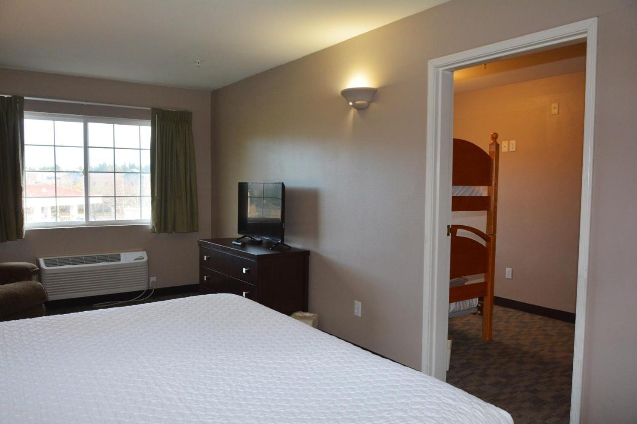 | FairBridge Inn & Suites DuPont