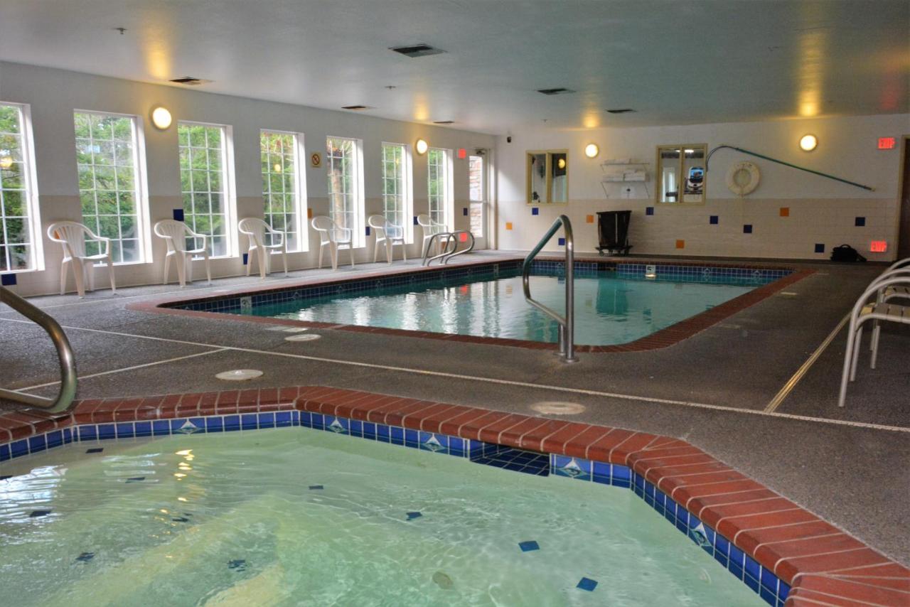 | FairBridge Inn & Suites DuPont