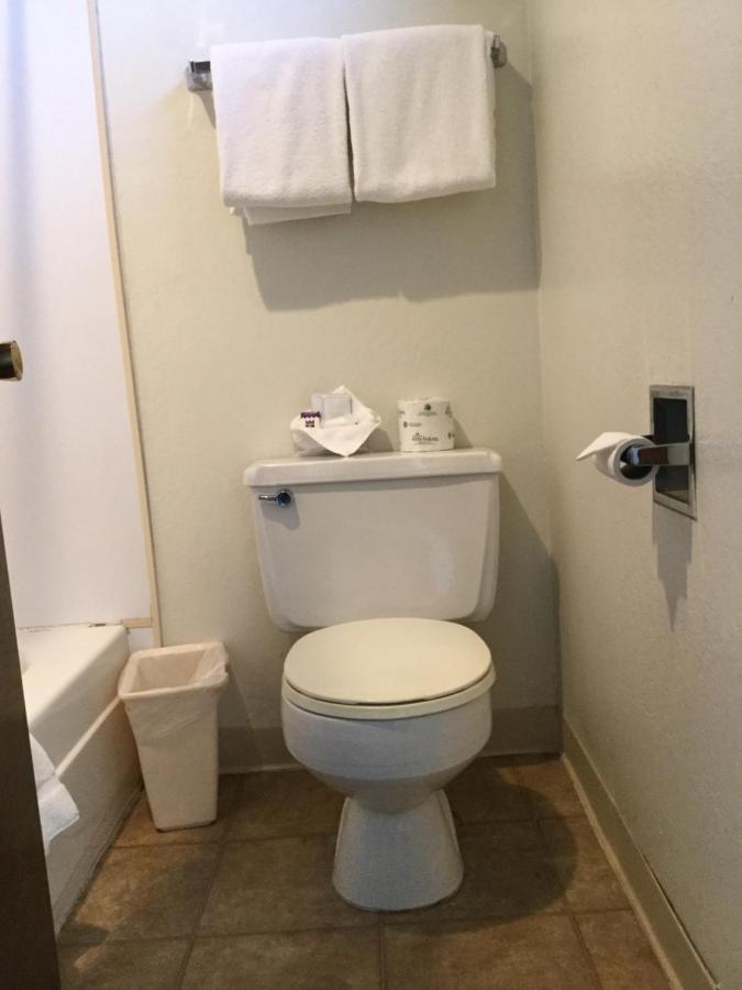 | Knights Inn Boardman