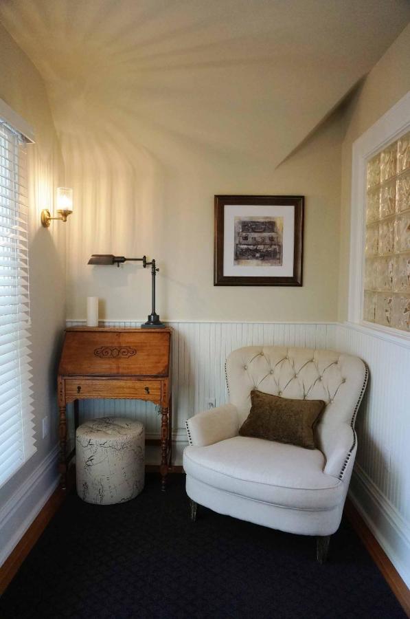 Queen Room at Edwards House
