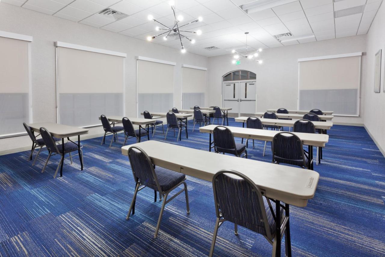 | Holiday Inn Express Hotel & Suites Montgomery Boyd-Cooper Parkway, an IHG Hotel