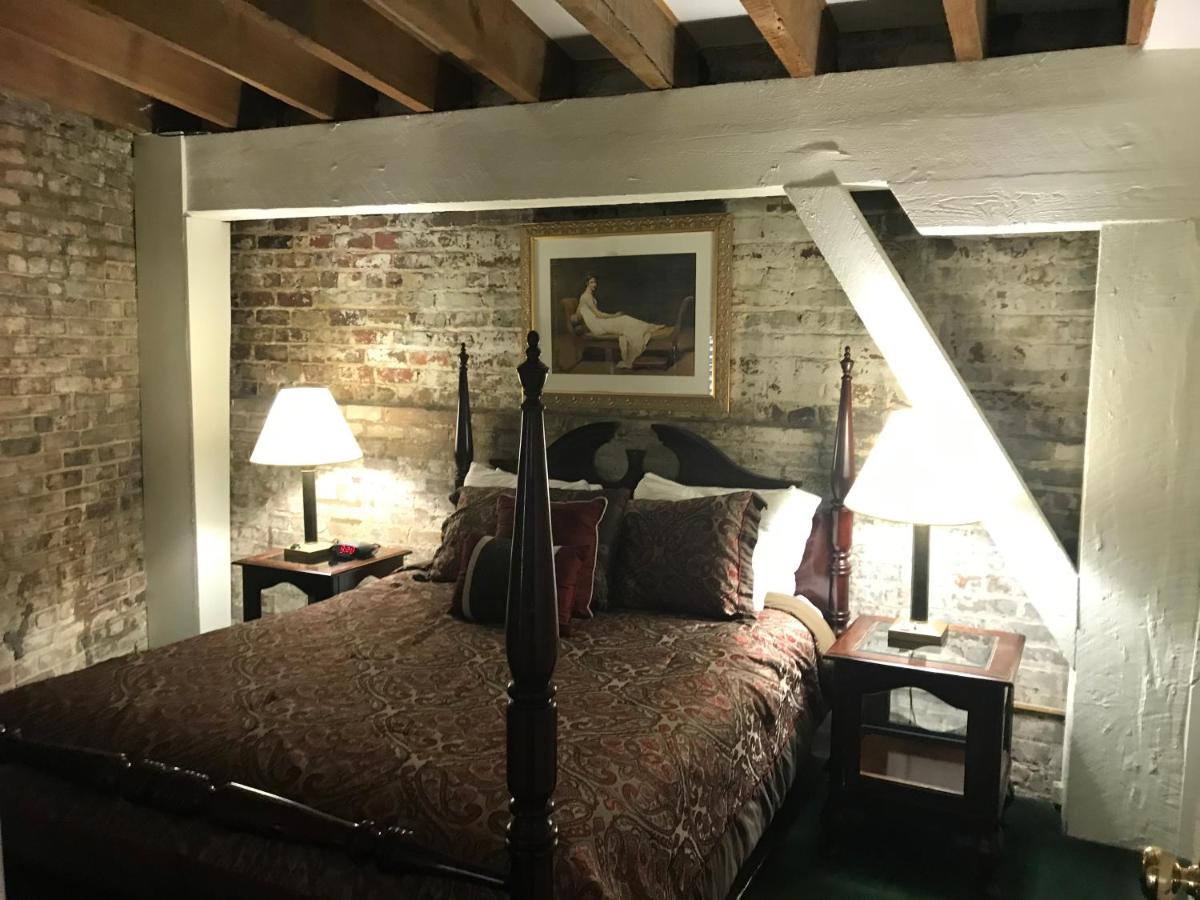 One-Bedroom Apartment at Plaza Suites Downtown New Orleans
