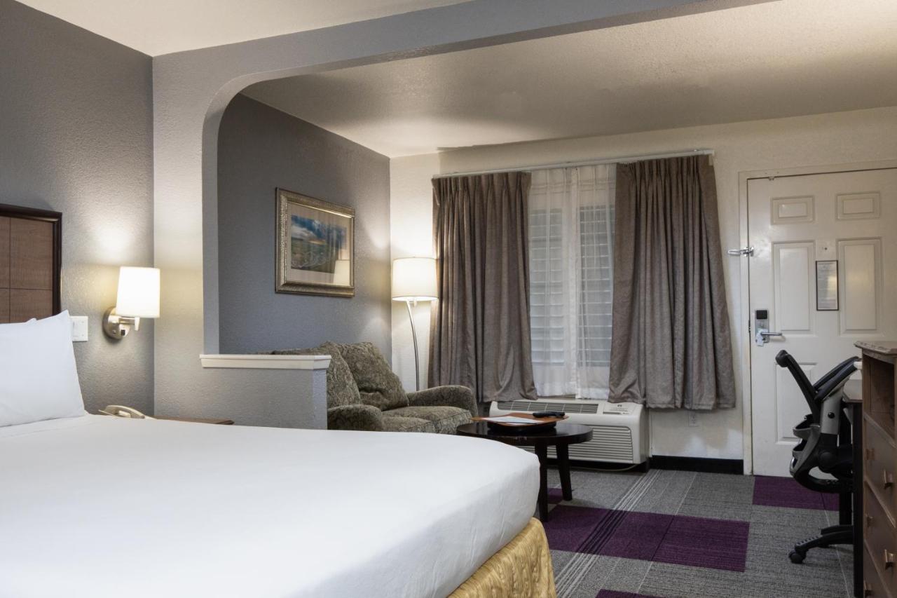 | Atherton Park Inn and Suites