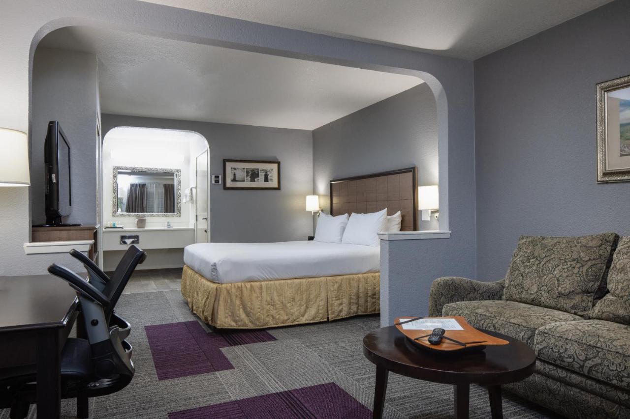 | Atherton Park Inn and Suites