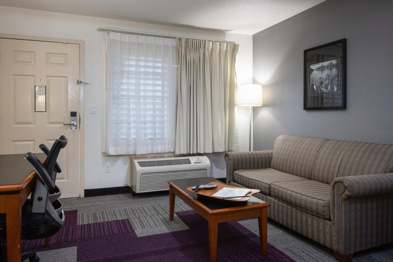 | Atherton Park Inn and Suites