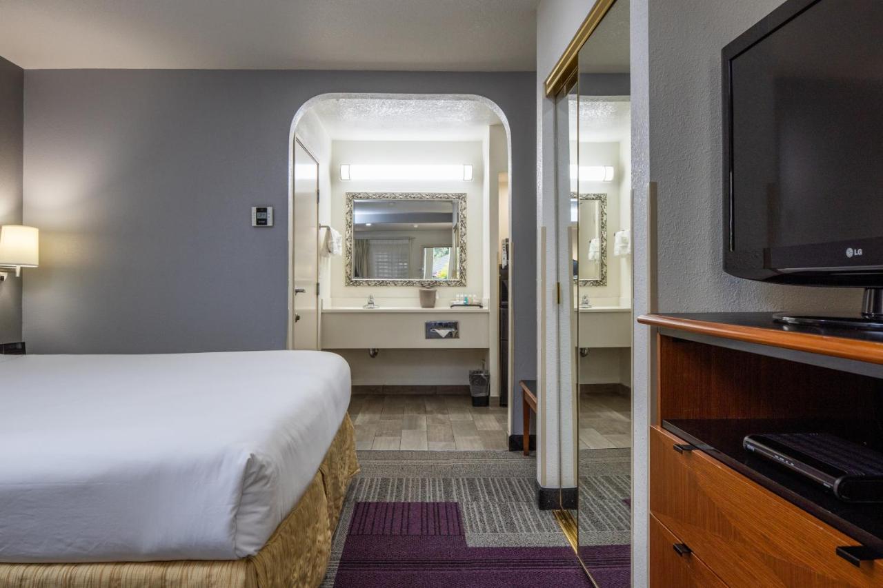 | Atherton Park Inn and Suites