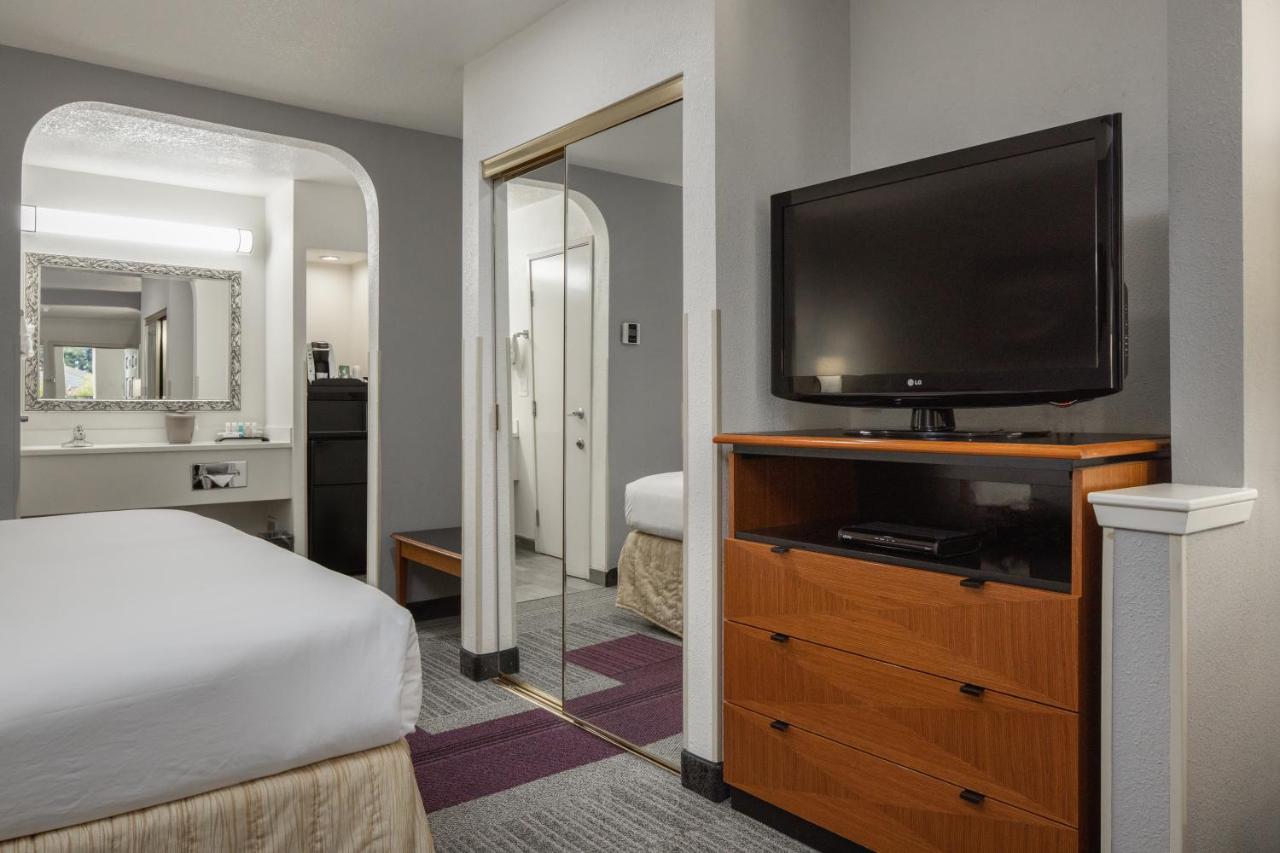 | Atherton Park Inn and Suites