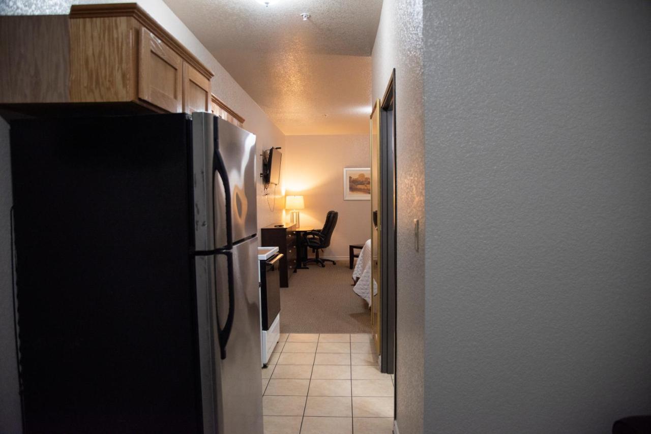 Deluxe King Suite at Premium Inn and Suites