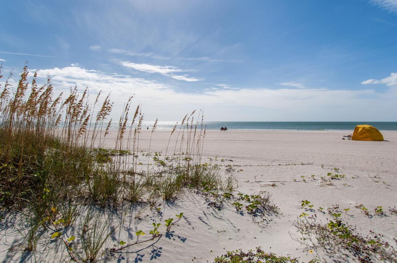  | South Beach Condo Hotel