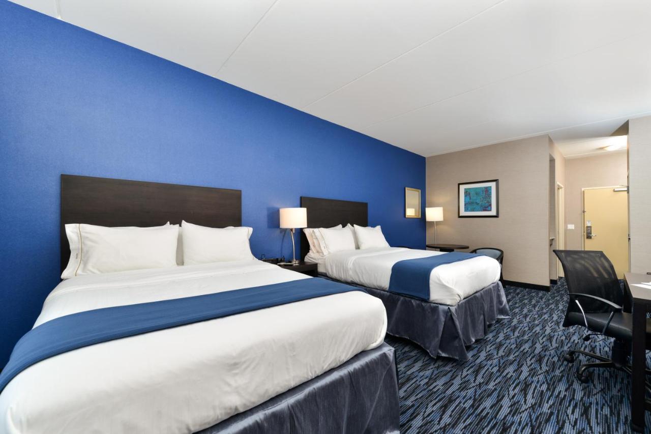 Executive Queen Room with Two Queen Beds at Holiday Inn Express & Suites Peekskill-Lower Hudson Valley by IHG