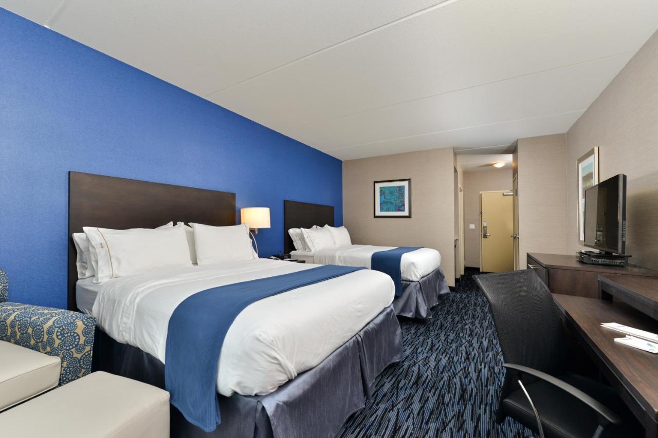 Queen Room with Two Queen Beds at Holiday Inn Express & Suites Peekskill-Lower Hudson Valley by IHG
