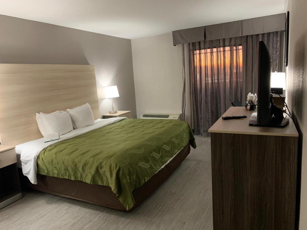 Queen Room - Accessible/Non-Smoking at Quality Inn Airport East