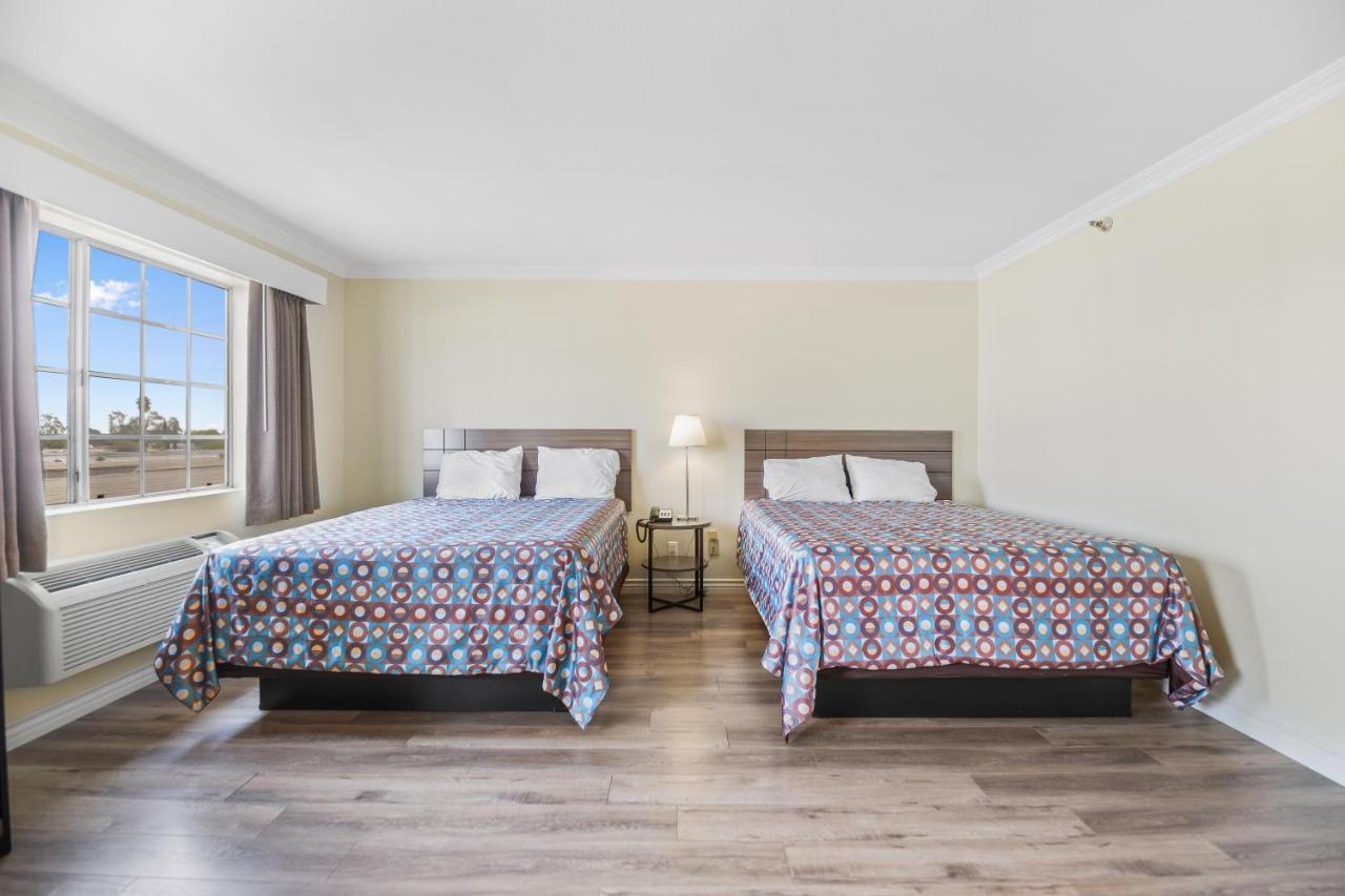 | SureStay Hotel by Best Western Fontana