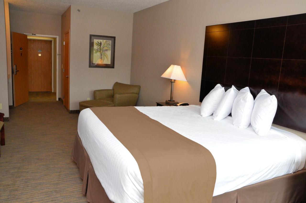 King Room at Qube Hotel