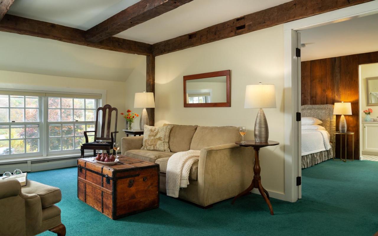 | Chesterfield Inn