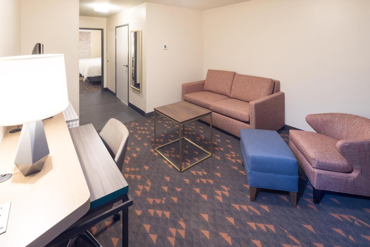 King Suite - Non-Smoking at Holiday Inn Kalamazoo West by IHG