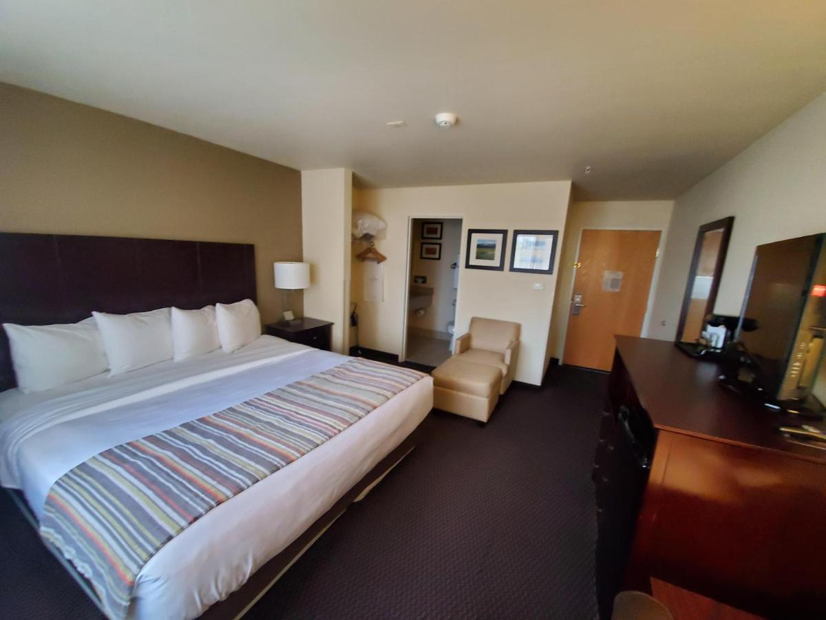 King Room - Non-Smoking at Country Inn & Suites by Radisson, Bend, OR
