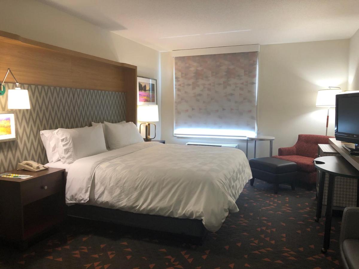 Executive King Room at Holiday Inn Statesboro-University Area by IHG