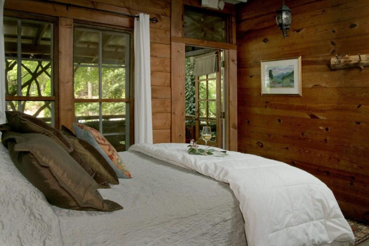 | Lake Rabun Hotel