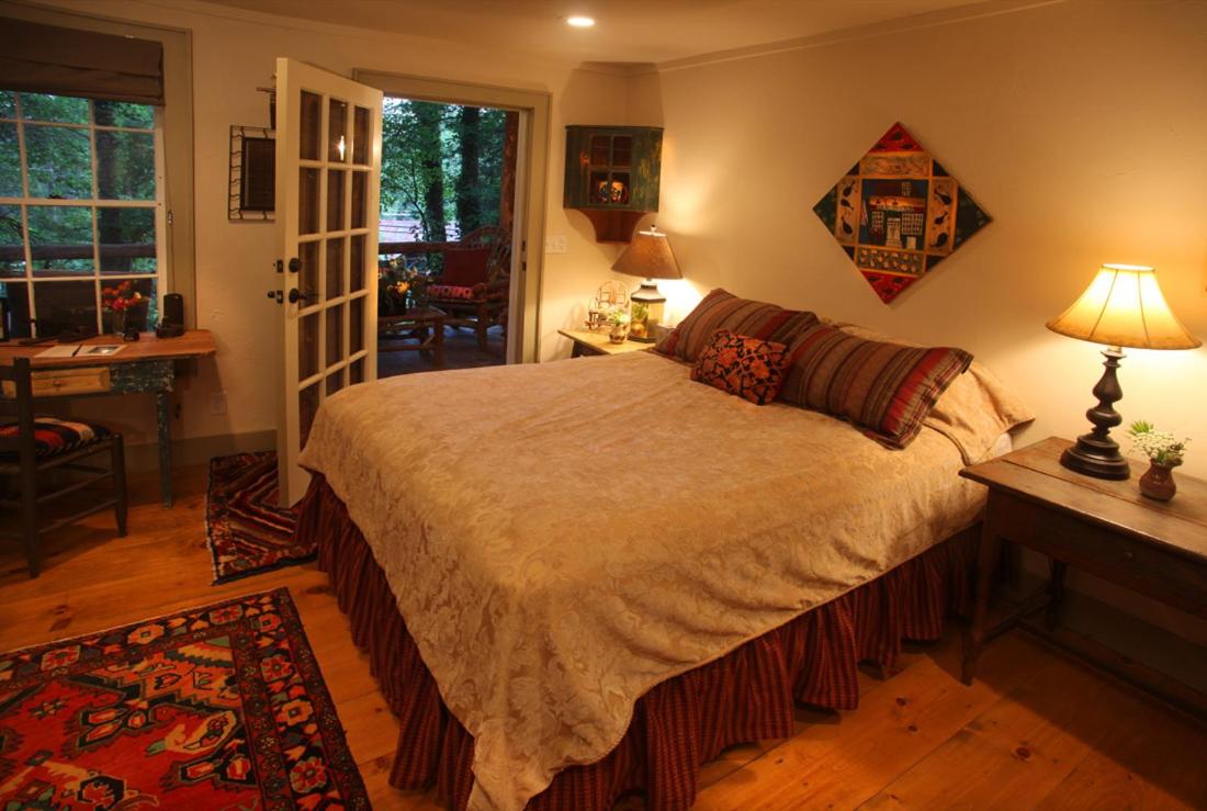 | Lake Rabun Hotel