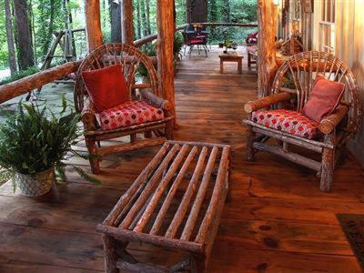 Queen Suite at Lake Rabun Hotel & Restaurant