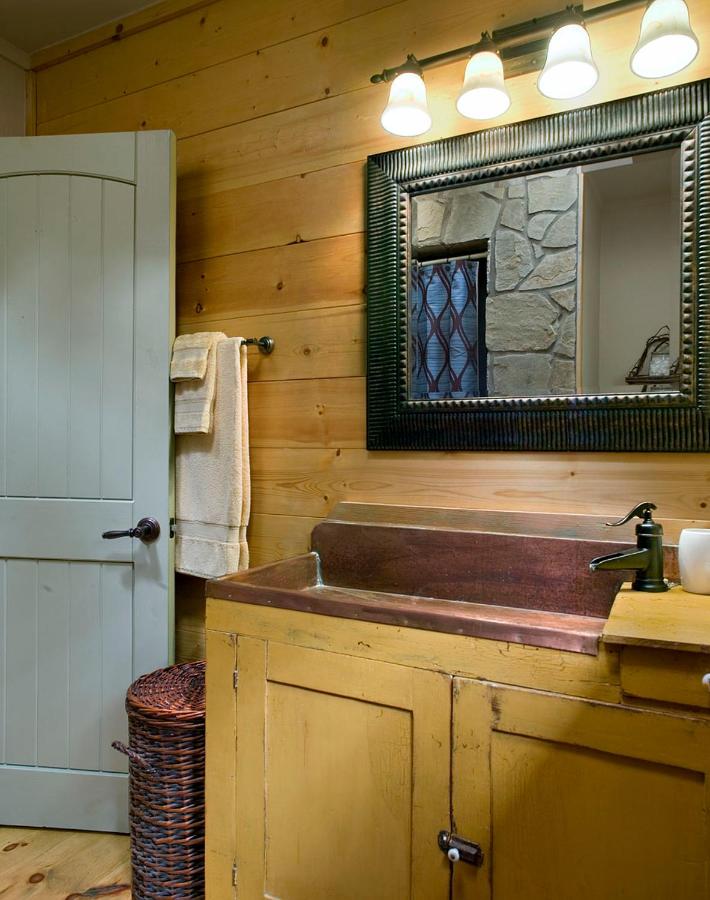 One-Bedroom Suite at Lake Rabun Hotel & Restaurant
