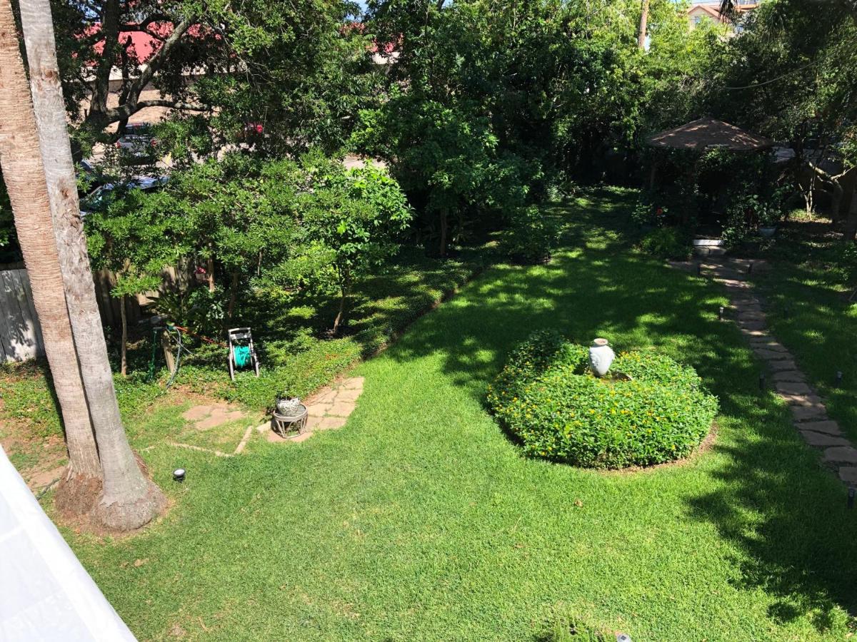 | Avenue O Bed and Breakfast