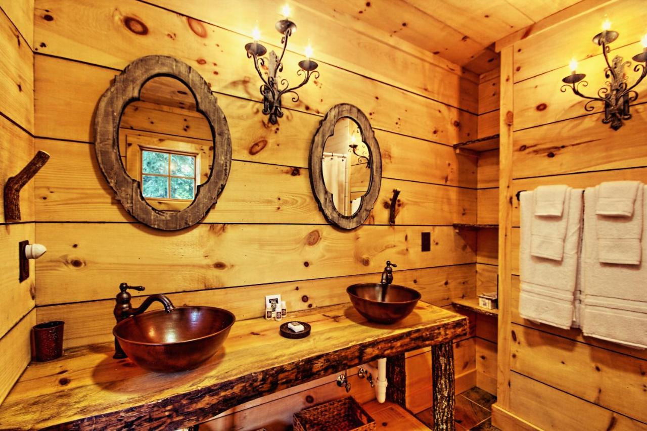 King Room at Lake Rabun Hotel & Restaurant