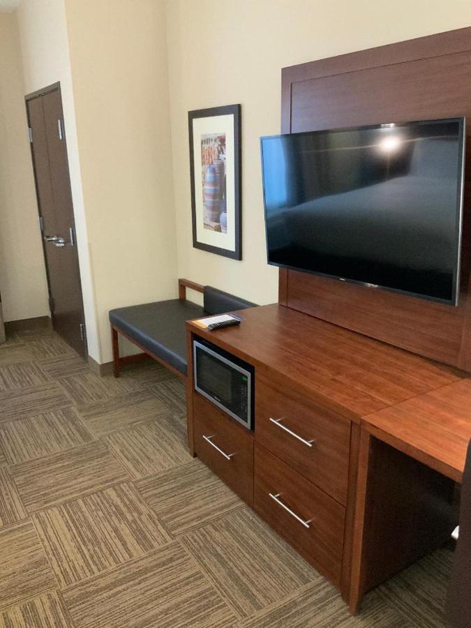 King Suite - Non-Smoking at Comfort Suites Cedar Park - Austin Northwest